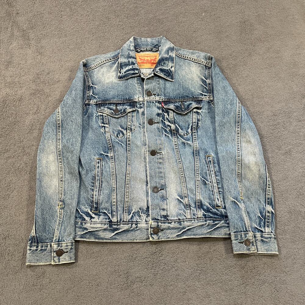 Levi's Light Wash blue Denim Button Up Outerwear Trucker Jacket Men's Size Small